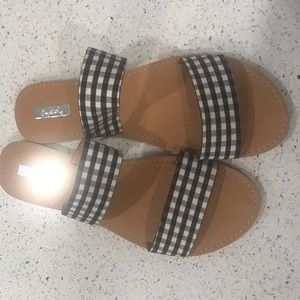 Gingham sandals by Qupid size 10
